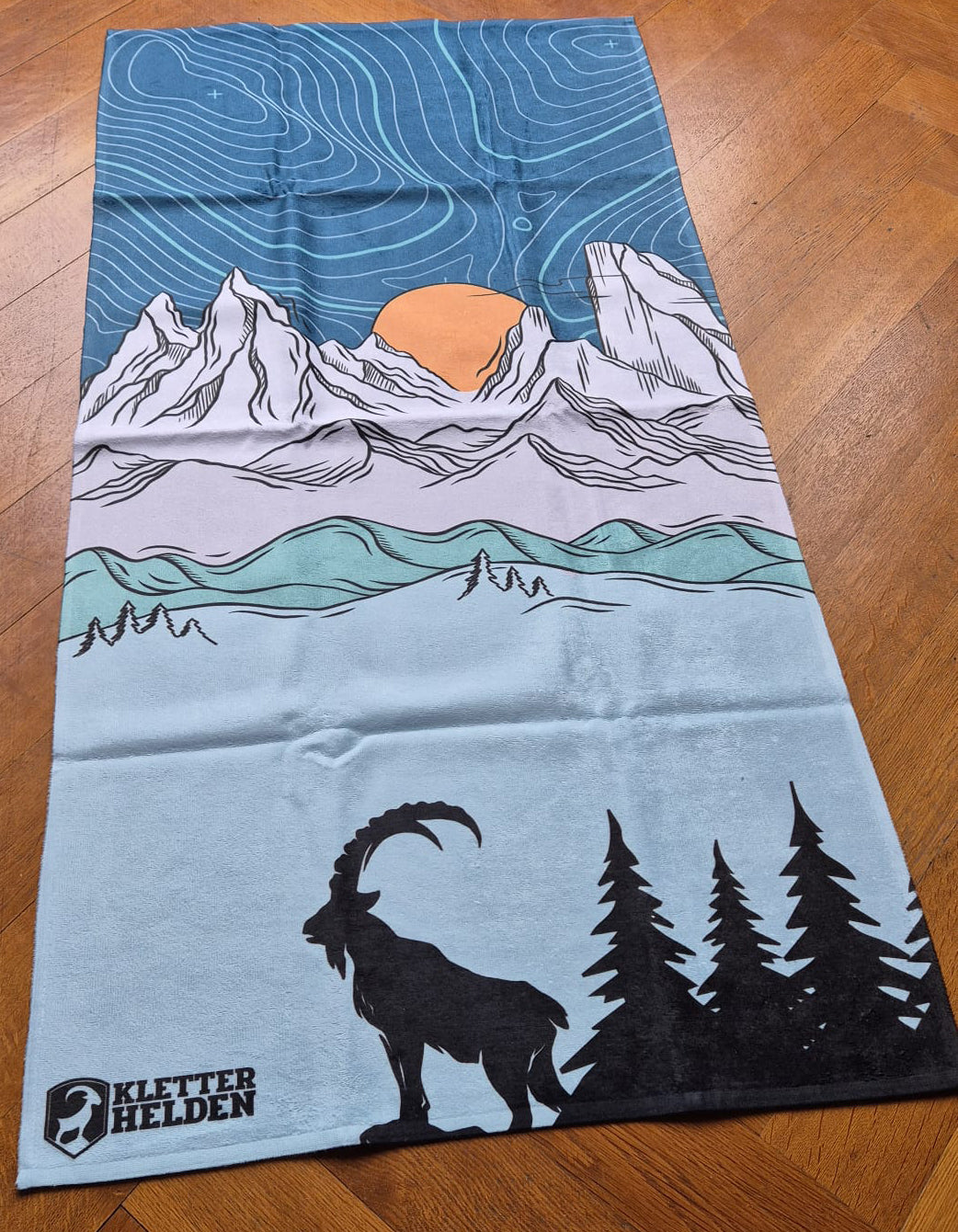 Badetuch Handtuch Saunatuch – Berg Motiv mit Steinbock (68x138 cm) - Baumwoll-Polyester